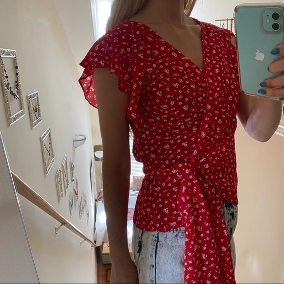 Max Studio Tops - NWT Max studio red floral wrap top xs with ruffles